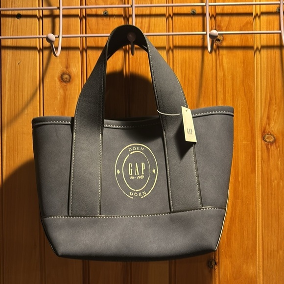 ‼️GAP x DOEN bag‼️ - Picture 1 of 8